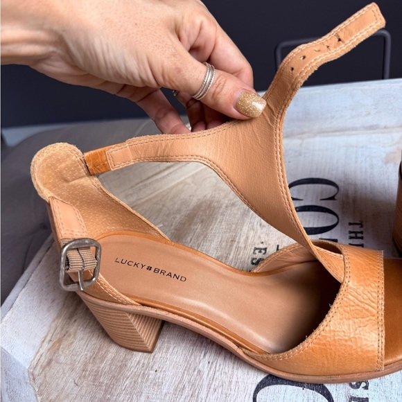 Lucky Brand Camel Leather Heels size 9 - Picture 12 of 13